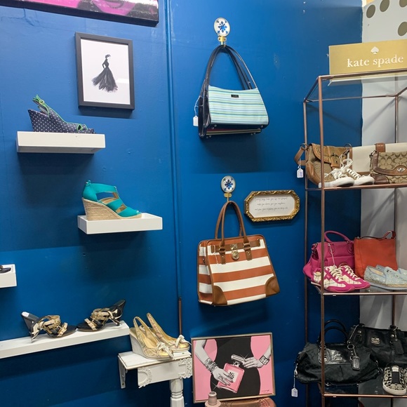 Meet your Posher, Jessica - Picture 3 of 11